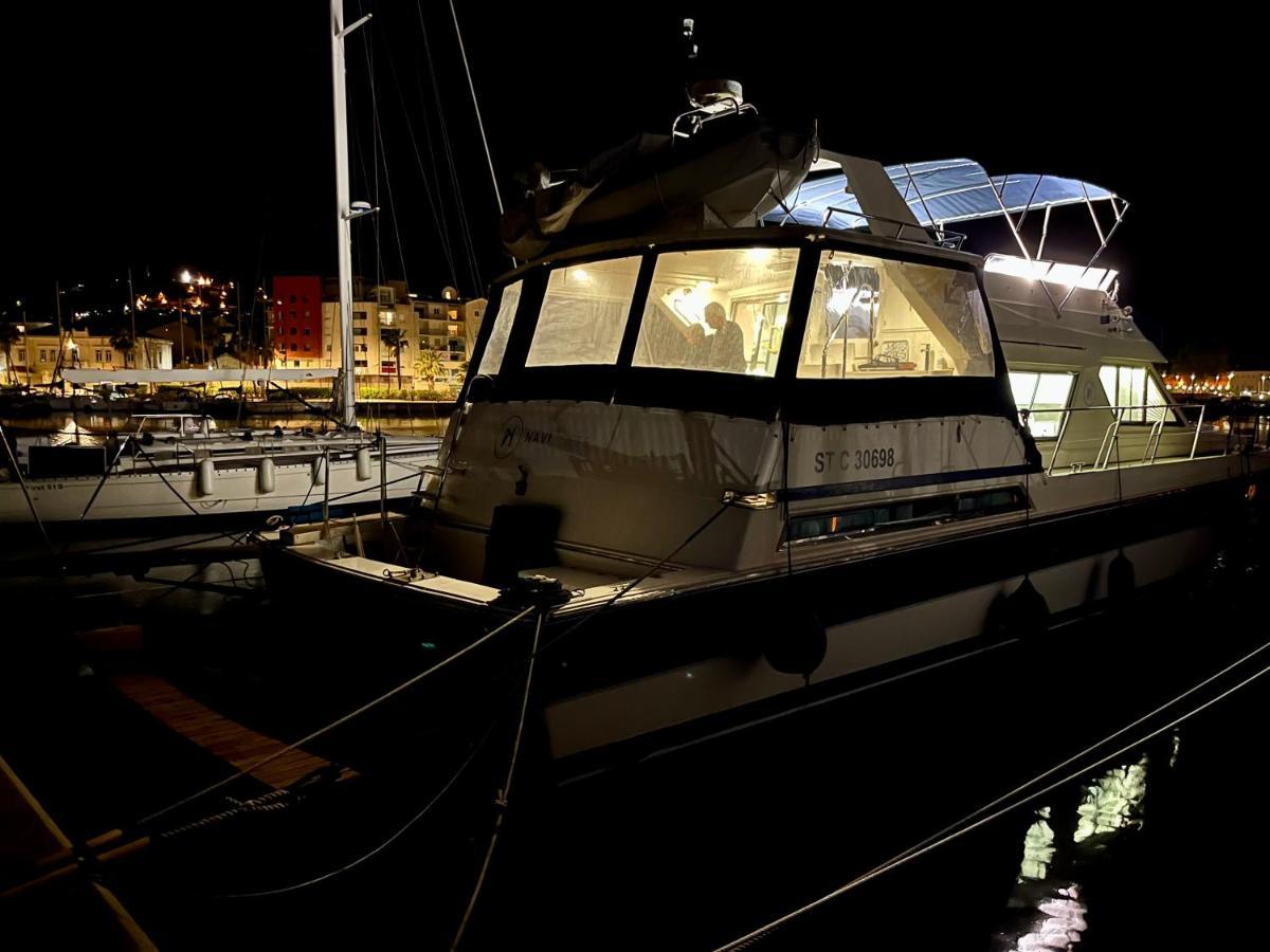 Navi Yacht A Sete, 2 A 8 Couchages, Privatif Otel Dış mekan fotoğraf