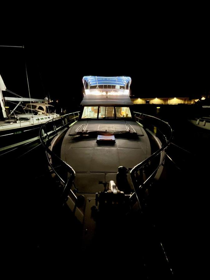 Navi Yacht A Sete, 2 A 8 Couchages, Privatif Otel Dış mekan fotoğraf