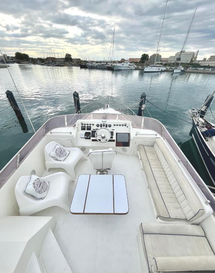 Navi Yacht A Sete, 2 A 8 Couchages, Privatif Otel Dış mekan fotoğraf