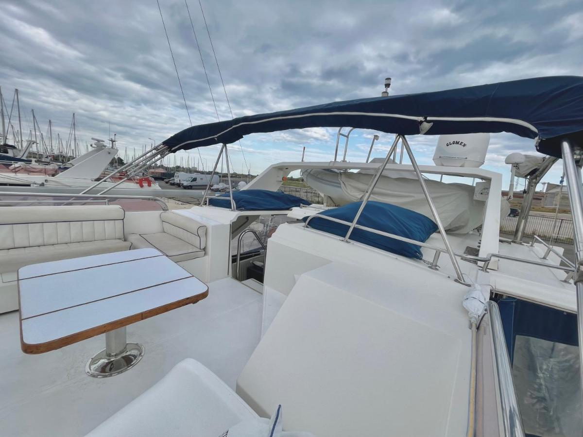 Navi Yacht A Sete, 2 A 8 Couchages, Privatif Otel Dış mekan fotoğraf