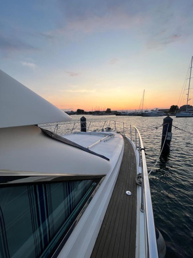 Navi Yacht A Sete, 2 A 8 Couchages, Privatif Otel Dış mekan fotoğraf